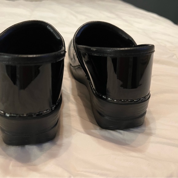Dansko Professional Patent Leather Clogs Size 6 (36) - Picture 9 of 10